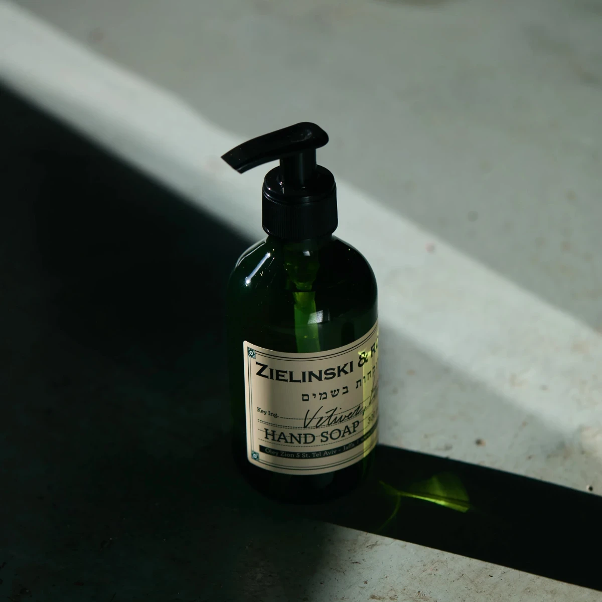 Рідке мило для рук Vetiver, Lemon Zielinski & Rozen 300 мл - Зображення 3